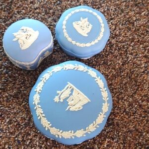 Wedgwood set of 3 trinkets